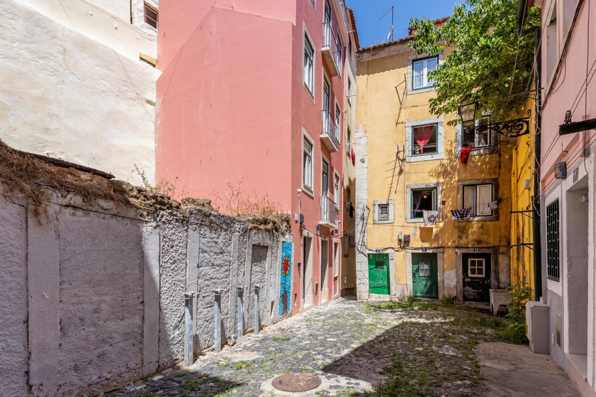 Gralhas Suites Lisbon Bagian luar foto