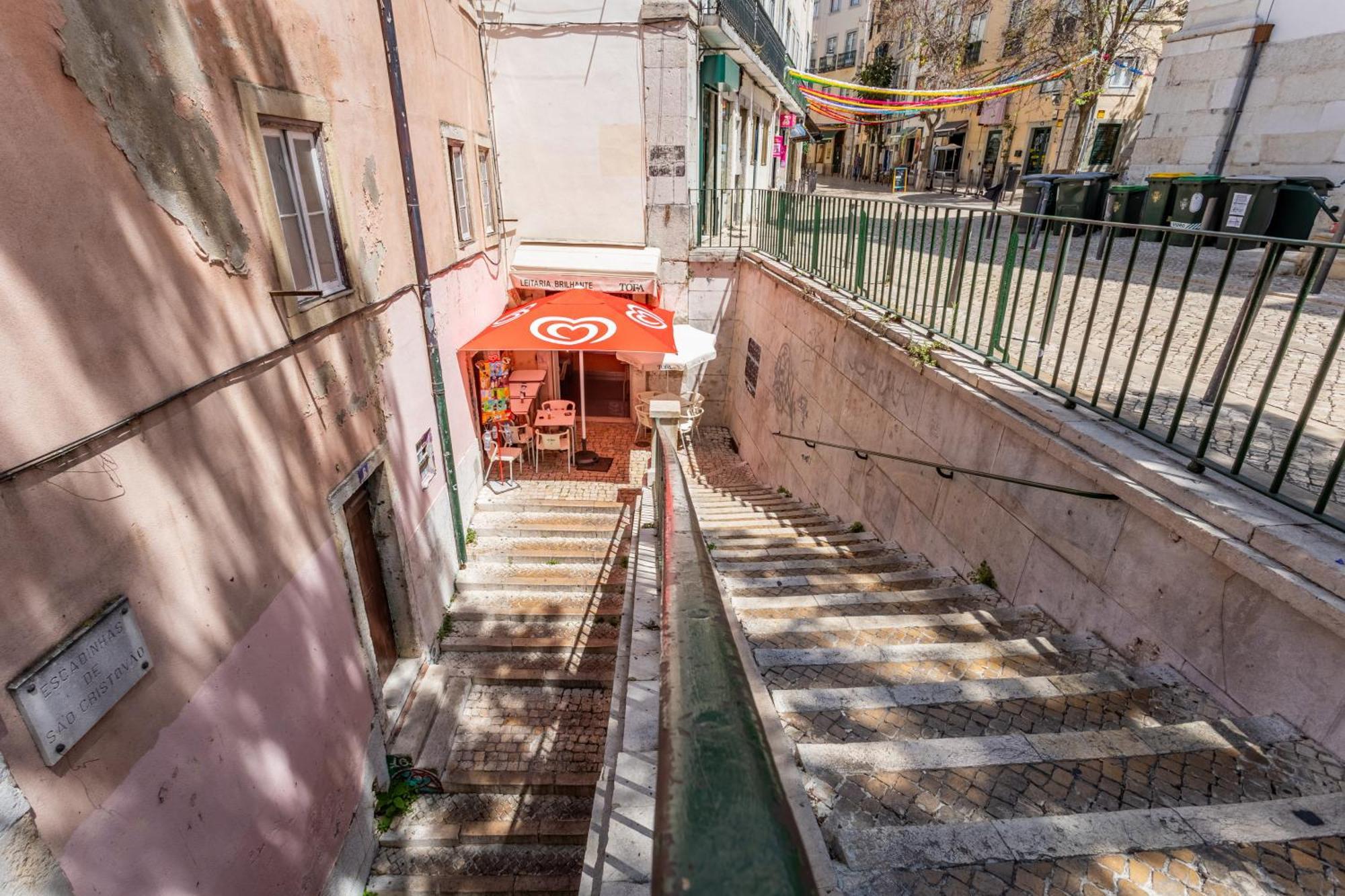 Gralhas Suites Lisbon Bagian luar foto
