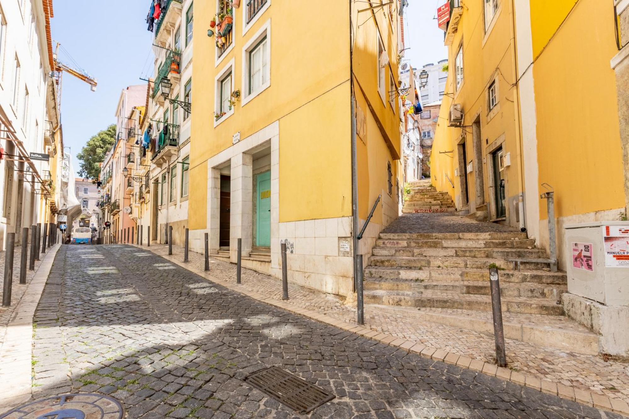 Gralhas Suites Lisbon Bagian luar foto