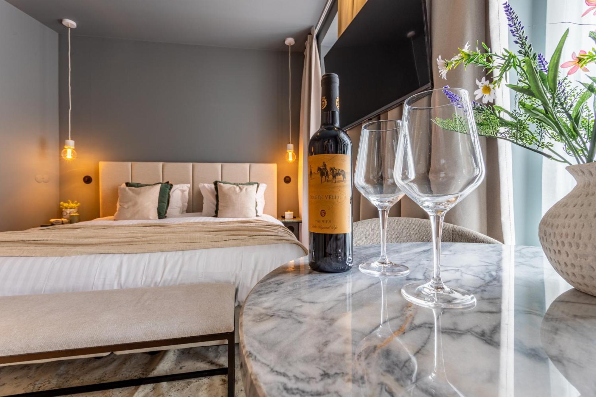 Gralhas Suites Lisbon Bagian luar foto